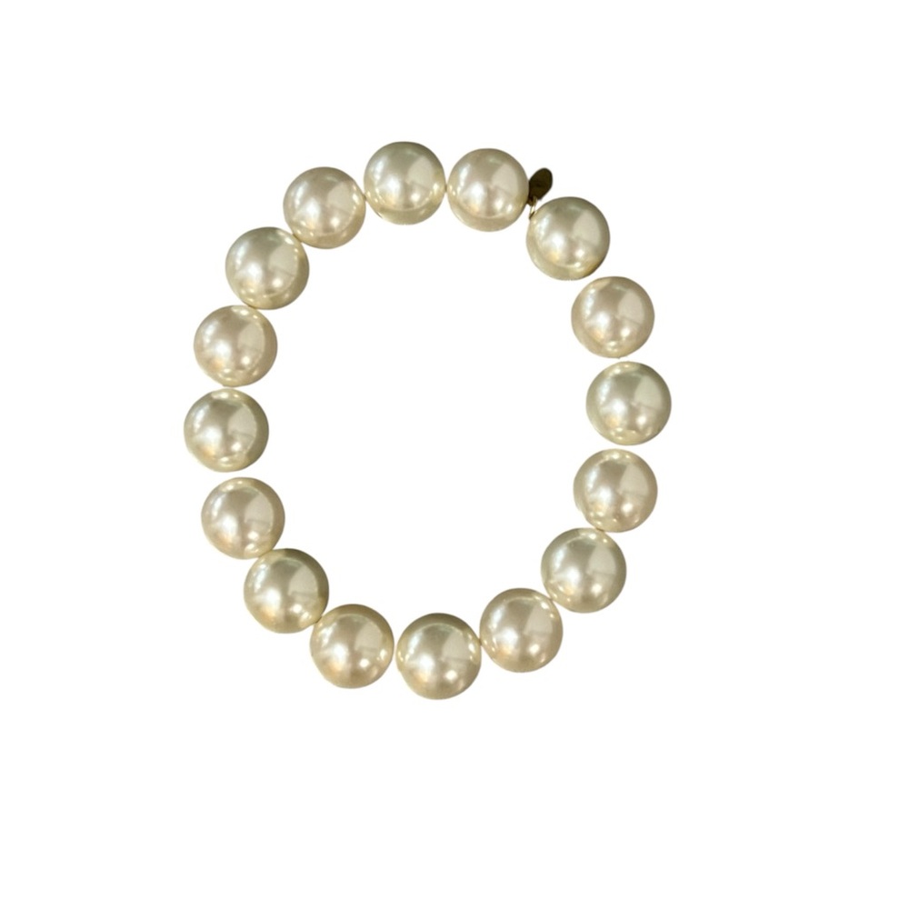 Faux pearl stretch bracelet
